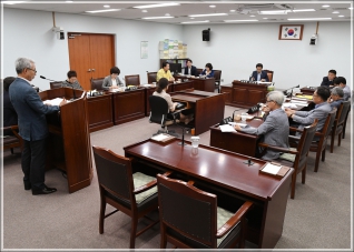 (2019.06.27.) 제276회 강릉시의회 제1차 정례회 군비행장주변마을피해대책 특별위원회 대표이미지