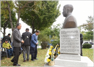 (2019.10.13.) 강릉중앙고 故 최용근교장 동상건립 9주년 행사 대표이미지