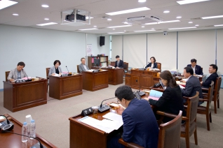 9월15일 제332회 강릉시의회 제1차 정례회 산업위원회 행정사무감사(4일차) 대표이미지