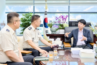 7월15일 접견(119 환동해 특수대응단 서명석 단장) 대표이미지