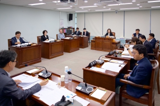 9월16일 제332회 강릉시의회 제1차 정례회 산업위원회 행정사무감사(5일차) 대표이미지