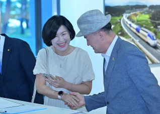 8월26일 시 승격 70주년 기념 사진전 