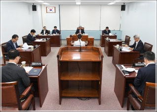 (2018.09.03.) 제269회 강릉시의회 정례회 제1차 의회운영위원회 대표이미지