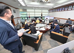 5월4일 의장단 회의 대표이미지