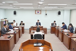 10월13일 제324회 강릉시의회 임시회 폐회 중 2차 의회운영위원회