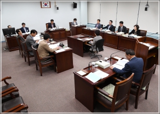 (2019.04.25.) 제275회 강릉시의회 임시회 예산결산특별위원회 대표이미지