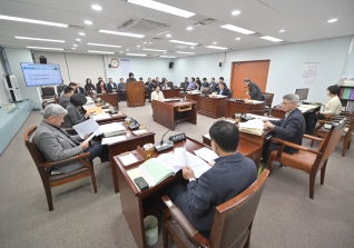 12월16일 제326회 강릉시의회 제2차 정례회 제5차 예산결산특별위원회 대표이미지