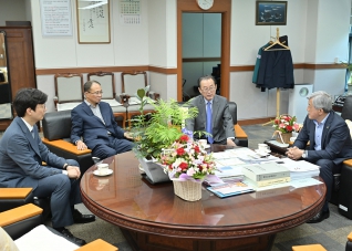 5월8일 강원특별자치도 자치경찰위원회 위원장 접견 대표이미지