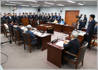 (2018.09.04.) 제269회 강릉시의회 제1차 정례회 행정위원회 대표이미지