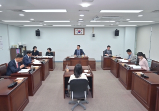 6월10일 제323회 강릉시의회 정례회 제1차 의회운영위원회 대표이미지