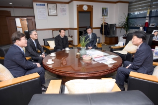 3월13일 접견(강원대학교 정재연 총장) 대표이미지