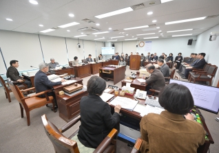 12월5일 제326회 강릉시의회 제2차 정례회 제1차 예산결산특별위원회 대표이미지