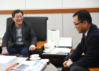 동부지방산림청장(이상익)접견 대표이미지