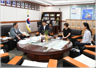 (2019.09.18.) 이재석 강릉시 사회복지협의회장 접견 대표이미지