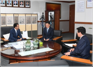 김형익 상공회의소 신임회장 접견(2018.04.30.) 대표이미지