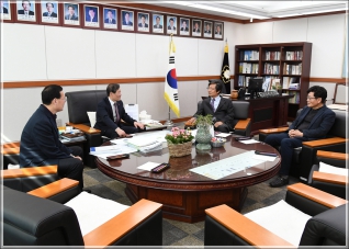 (2019.03.12.) 방명균 강원도민일보 부사장 접견 대표이미지