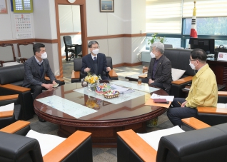 2월1일 동부지방산림청장 접견 대표이미지