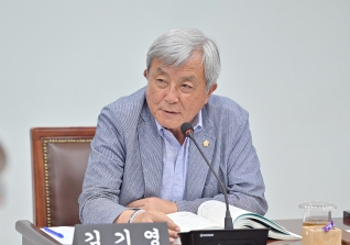 6월20일 제323회 강릉시의회 정례회 산업위원회 제2일차 행정사무감사 대표이미지
