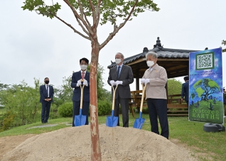 6월10일 주한미국 대사대리 방문 기념 식수 대표이미지