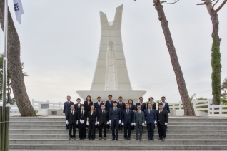 7월2일 제13대 강릉시의회 개원 참배 내용보기 7월2일 제13대 강릉시의회 개원 참배 대표이미지
