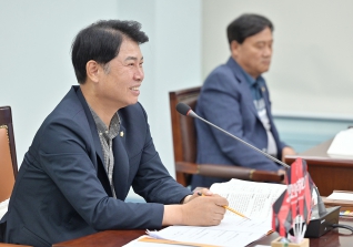 6월20일 제323회 강릉시의회 정례회 행정위원회 제2일차 행정사무감사 대표이미지