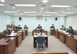 12월4일 제326회 강릉시의회 제2차정례회 제1차 의회운영위원회 대표이미지
