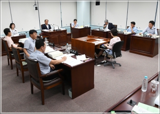 (2018.07.26.) 제268회 강릉시의회 임시회 산업위원회 -2018 제1차 추가경정예산안 대표이미지