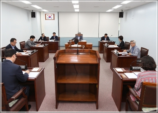 (2019.06.03.) 제275회 강릉시의회 임시회 폐회중 제1차 의회운영위원회 대표이미지
