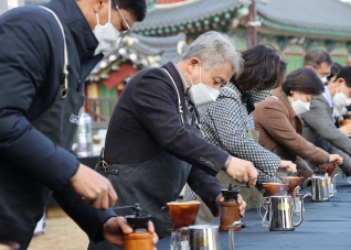 11월26일 100人100味 바리스타 퍼포먼스 대표이미지