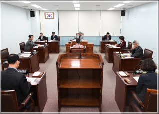 (2019.04.08.) 제274회 강릉시의회 임시회 폐회중 제1차 의회운영위원회 대표이미지