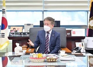 12월30일 신임 동해지방해양경찰청장 접견 대표이미지