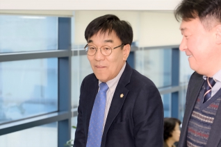 3월13일 제328회 강릉시의회 임시회 제2차 본회의 대표이미지