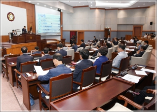 (2018.06.26.) 제266회 강릉시의회 임시회 제2차 본회의 대표이미지