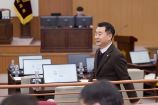 3월13일 제328회 강릉시의회 임시회 제2차 본회의 대표이미지