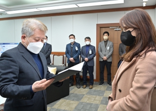 2월21일 강릉시의회 임용장 수여식 대표이미지