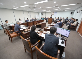 6월19일 제315회 강릉시의회 정례회 제2차 행정위원회 행정사무감사 대표이미지