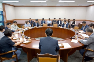 8월31일 의장단 및 상임위원장 회의 대표이미지
