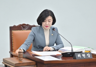 12월10일 제318회 강릉시의회 제2차 정례회 제3차 예산결산특별위원회 대표이미지