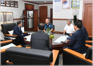 (2018.08.09.) 김진복 신임 강릉경찰서장 접견 대표이미지