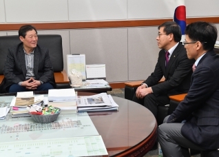 농협 강릉시지부장 (박병규) 접견 대표이미지