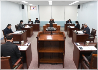 (2018.11.19.) 제271회 강릉시의회 임시회 폐회중 제1차 의회운영위원회 대표이미지