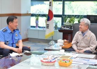 7월16일 동해해양경찰서장 접견 대표이미지