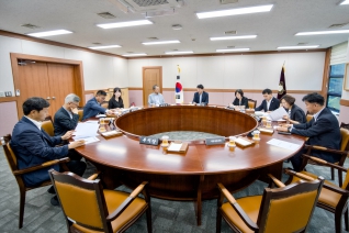 7월9일 의장단 및 상임위원장 회의 내용보기 7월9일 의장단 및 상임위원장 회의 대표이미지