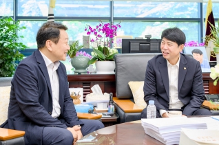 7월10일 접견(강원대학교 강릉캠퍼스 박덕영 총장) 대표이미지