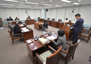 12월4일 제318회 강릉시의회 제2차 정례회 제5차 산업위원회 대표이미지