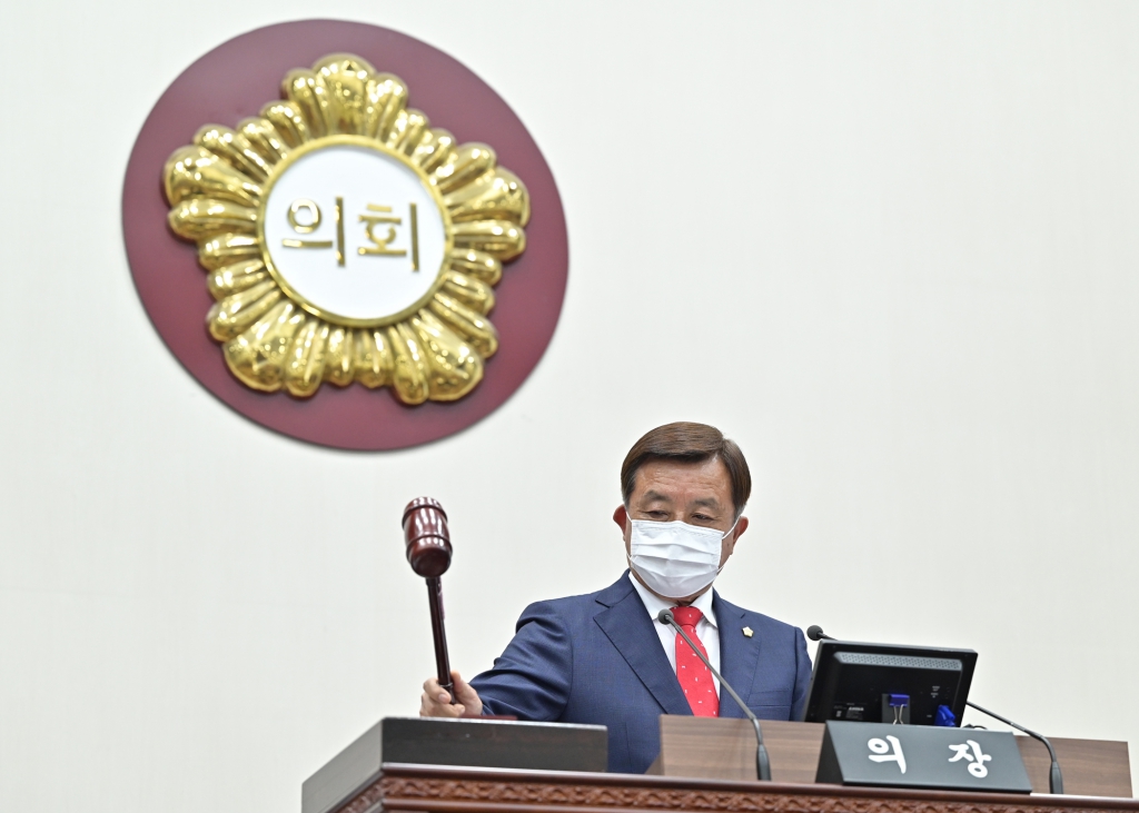 제12대 전반기 강릉시의회, 김기영 의장·배용주 부의장 선출 이미지(2)