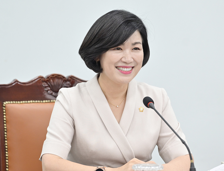 윤희주 의회운영위원회 위원장 사진
